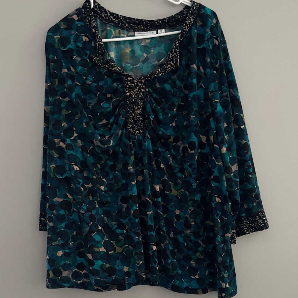 Susan Graver Teal and Black Abstract Blouse